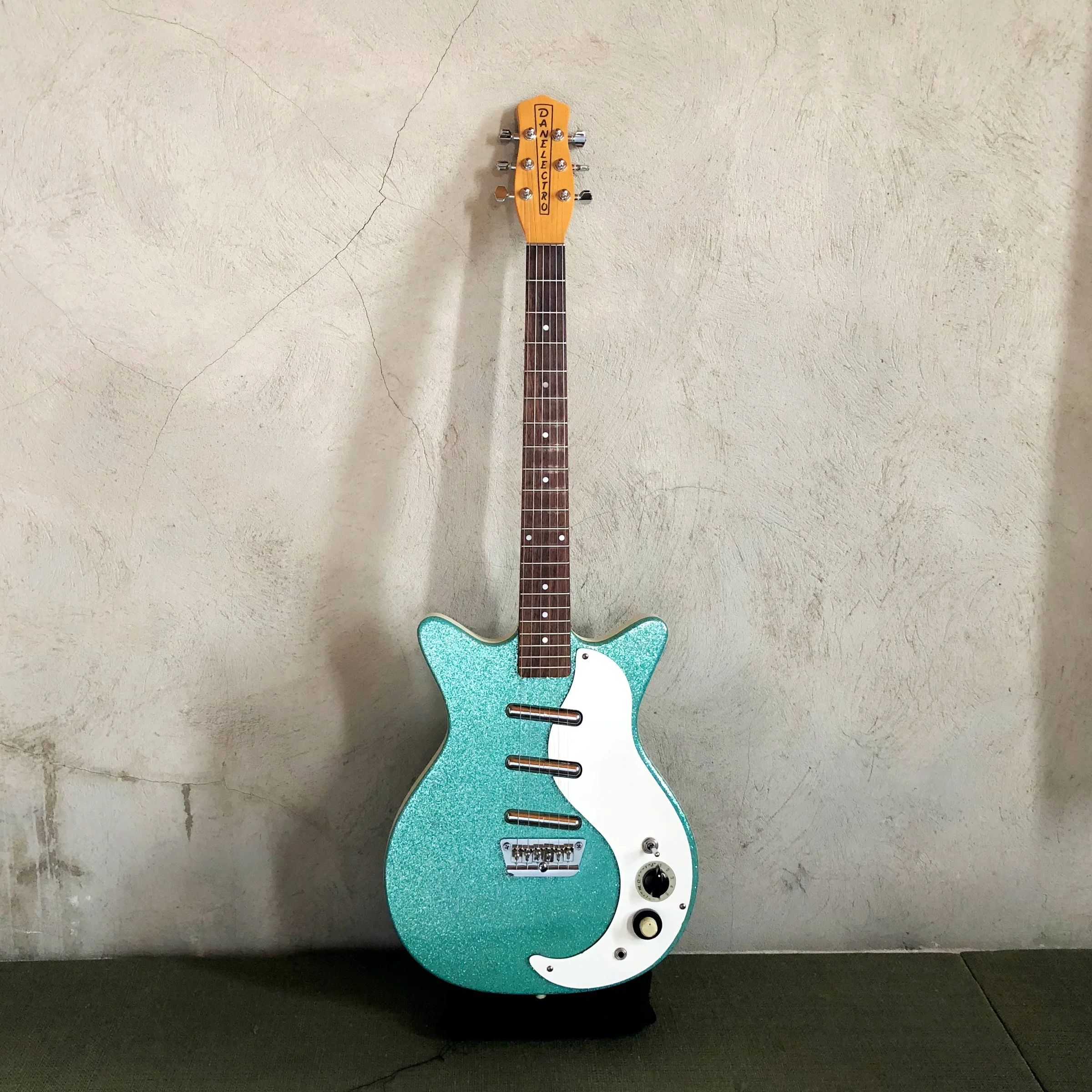 2003 Danelectro 59-DC — Miner Street Recordings, Philadelphia 2003 Danelectro 59-DC — Miner Street Recordings, Philadelphia